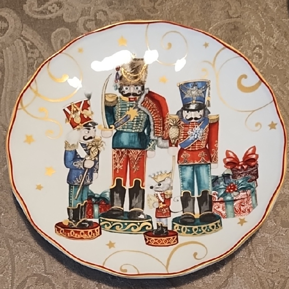 Williams Sonoma Exclusive Plate